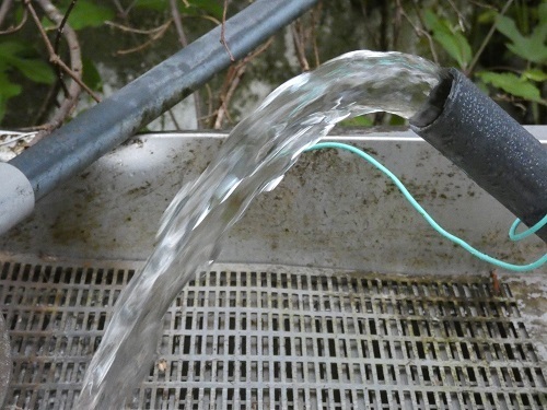 谷からの引き水