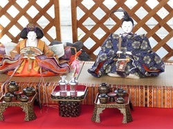 興正寺別院の雛飾り1