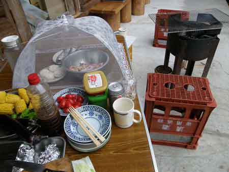 外で食事