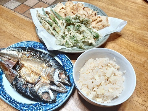 タケノコご飯や